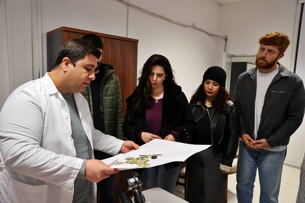 Dünyada sadece o kentimizde yetişiyor! Herbaryumda 400 bitki koruma altına alındı 6